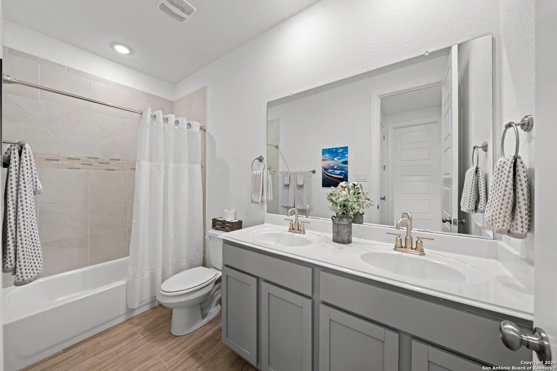 Photo of 143 Arched Oak Loop
