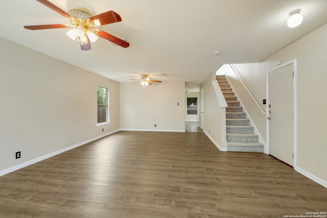 Photo of 8803 Breezefield