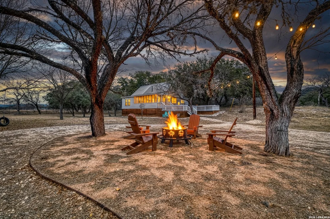 Photo of 1674 Flat Rock