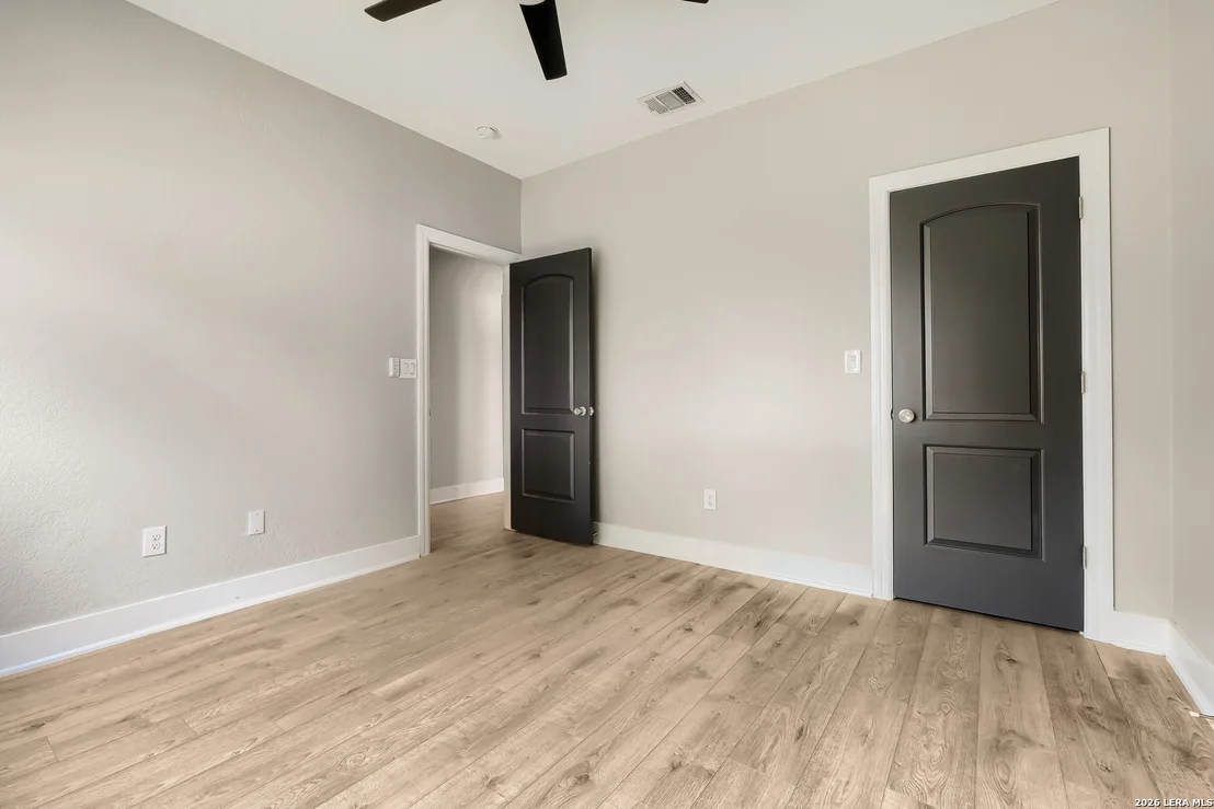 Photo of 722 GROSVENOR