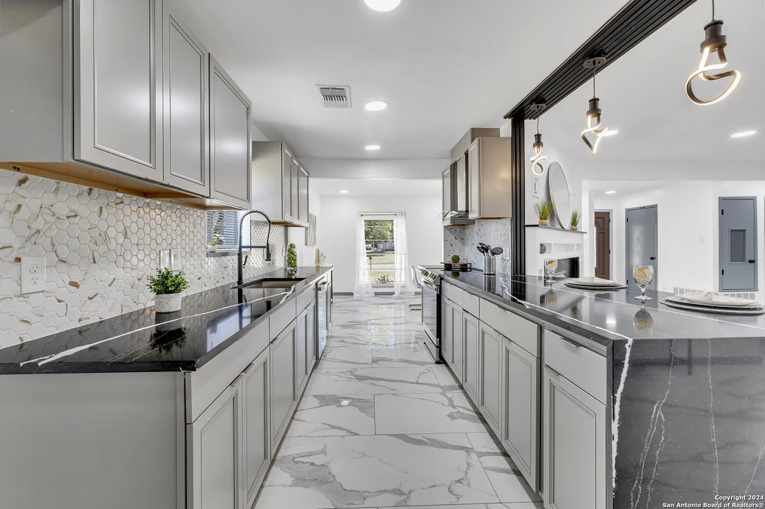 Photo of 5552 SLATTERY ST