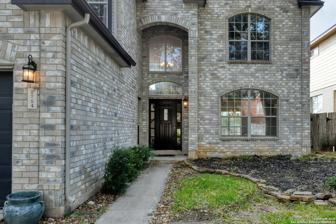 Photo of 2754 MONTEBELLO