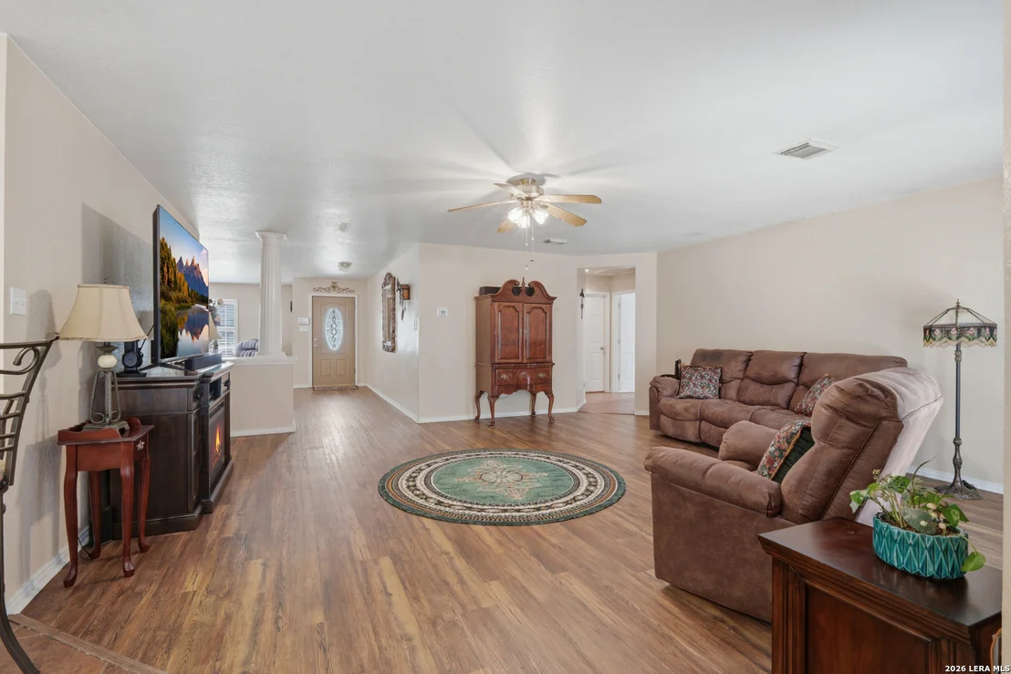 Photo of 121 Springtree Pkwy
