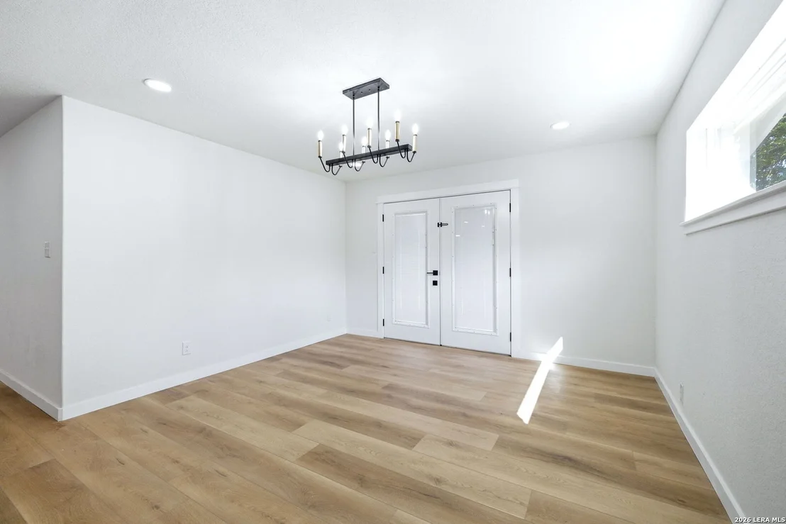 Photo of 6818 MOSS OAK DR