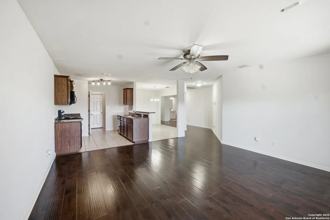 Photo of 6810 Luckey