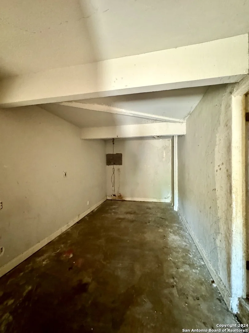 Photo of 122 Dumont