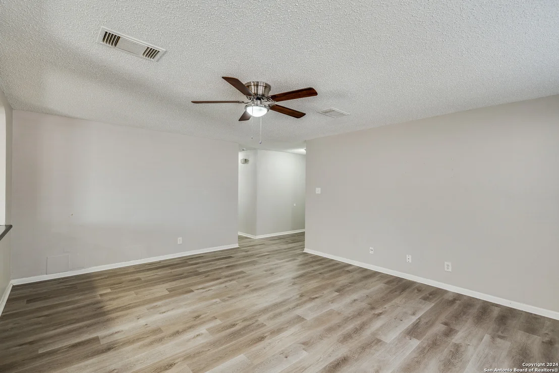 Photo of 8018 ROBBINS GLADE