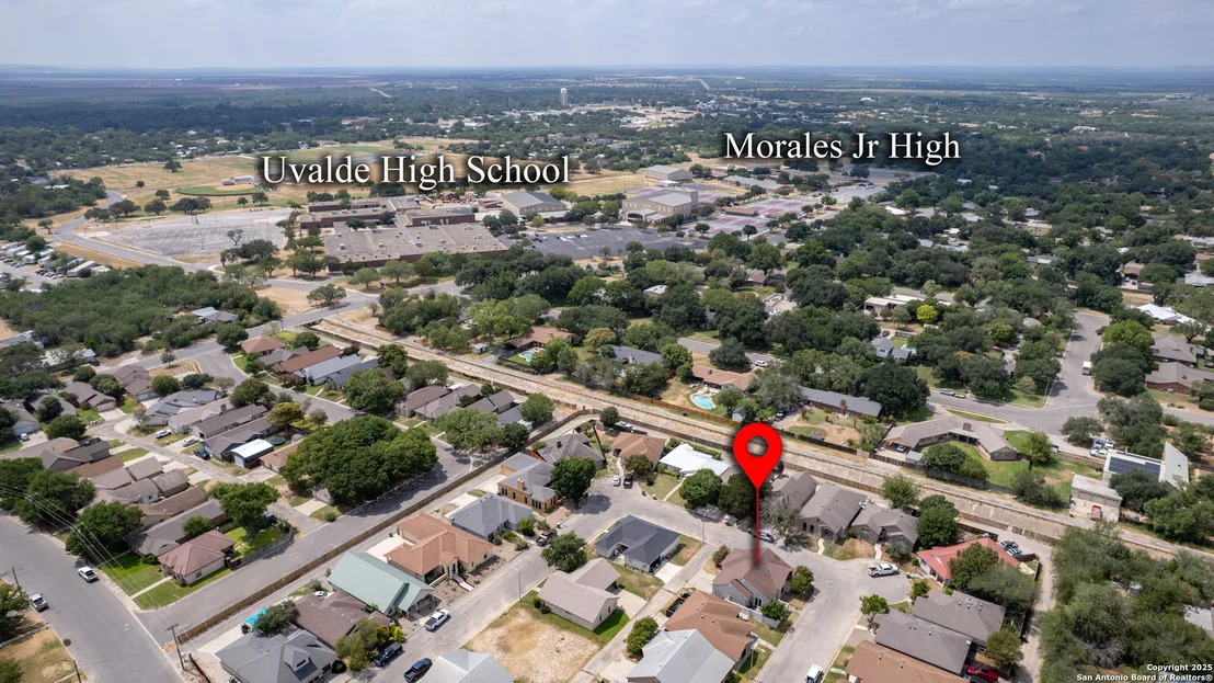 Photo of 6 Leona Heights
