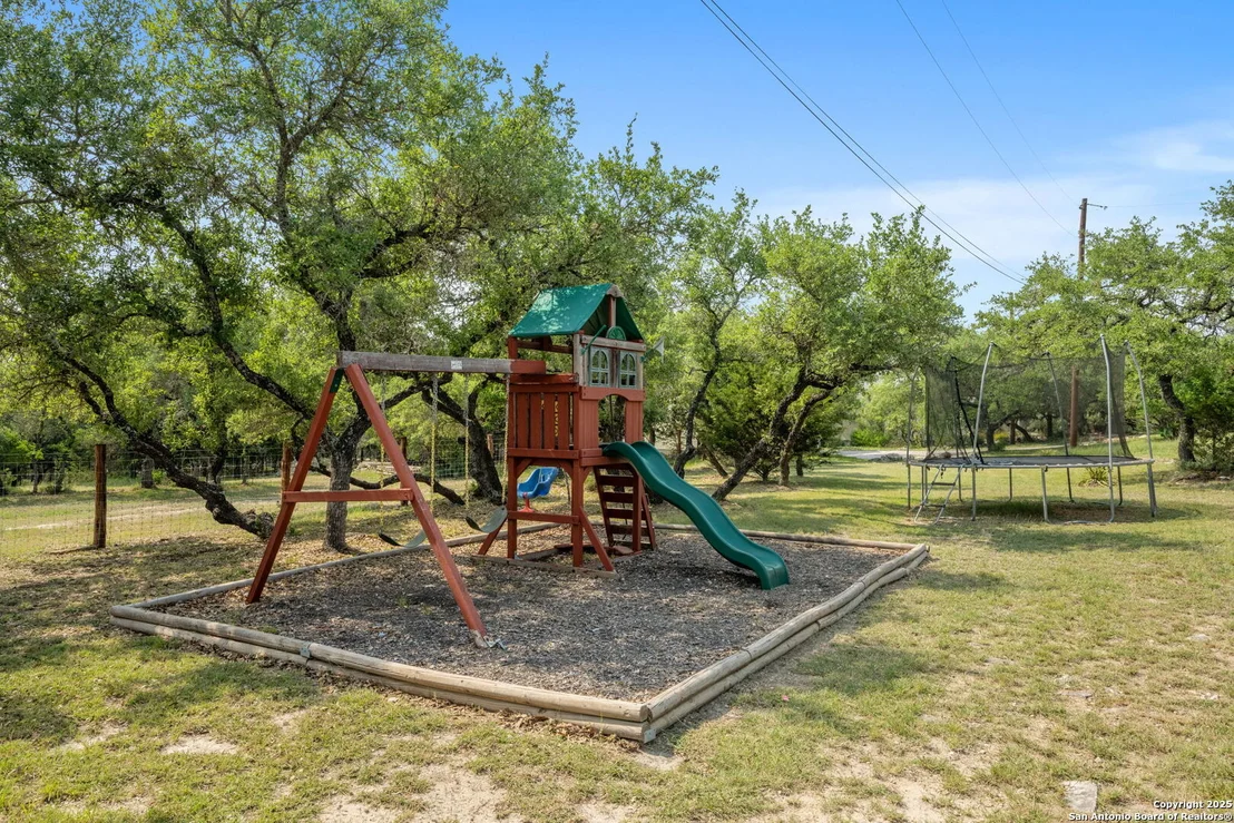 Photo of 102 Kendall View Dr