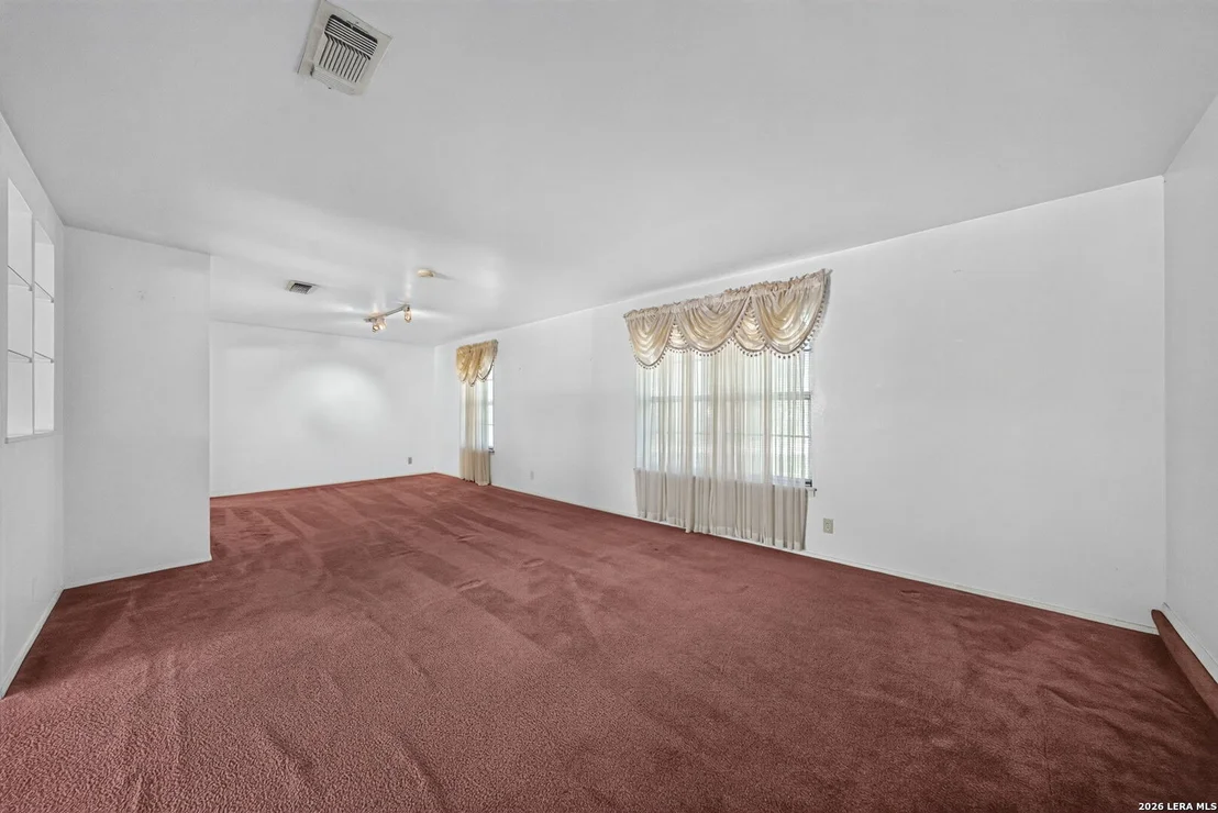 Photo of 105 DORIS DR