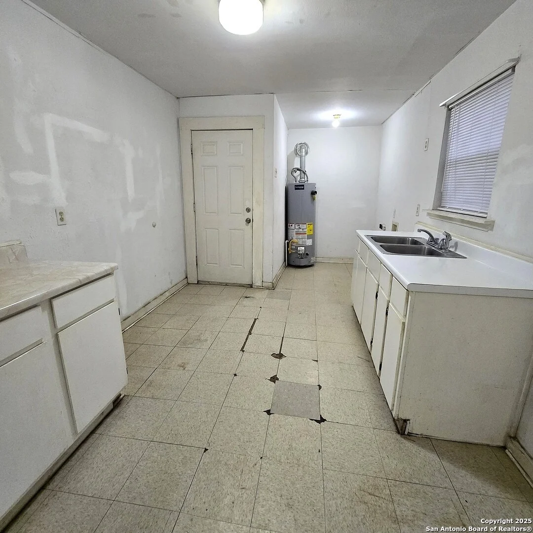 Photo of 4722 Lark