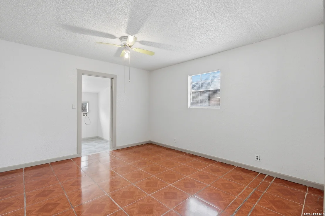 Photo of 1721 Brunswick Blvd.