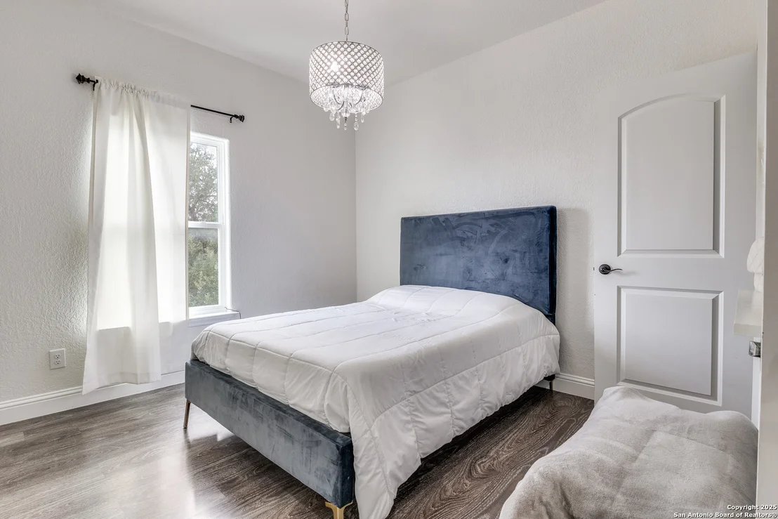 Photo of 1071 Hidden Valley