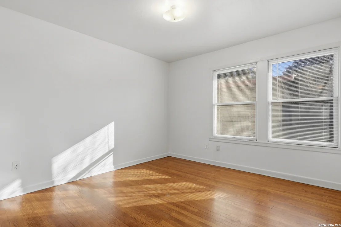 Photo of 346 NASH BLVD