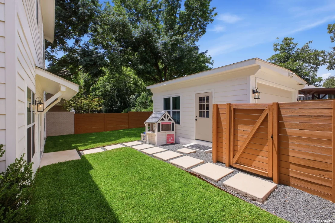 Photo of 301 OGDEN LN