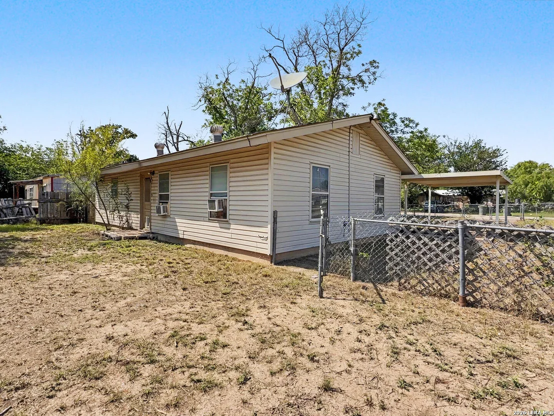 Photo of 517 E Daniel