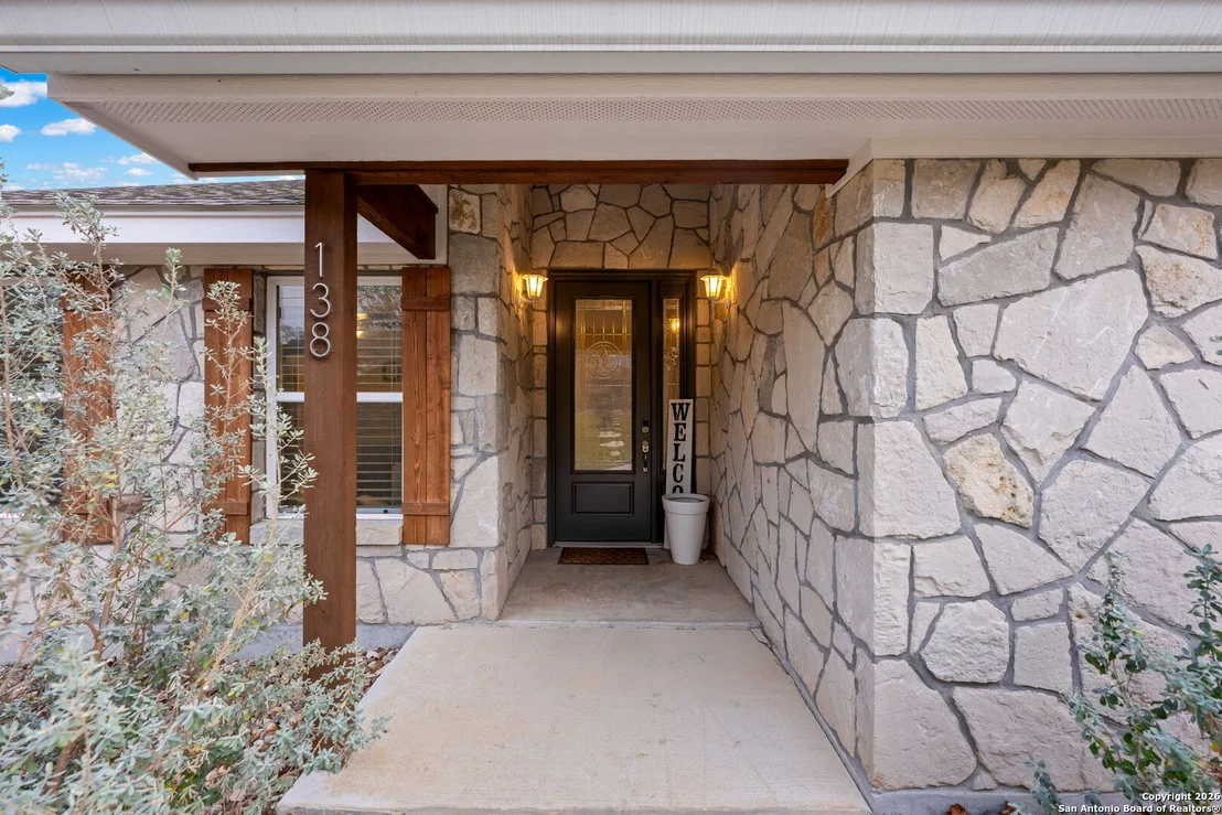 Photo of 138 W Holly Hill Dr