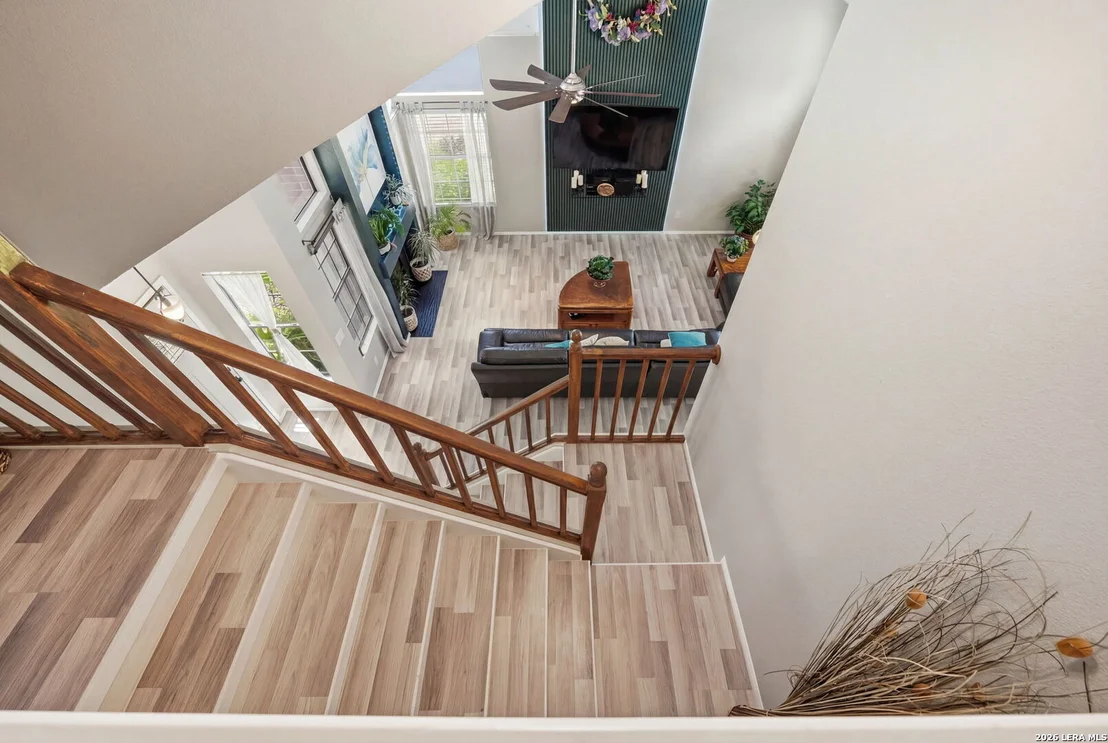Photo of 302 HORNBEAN LN