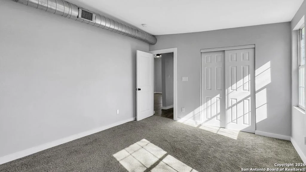 Photo of 219 Saint James