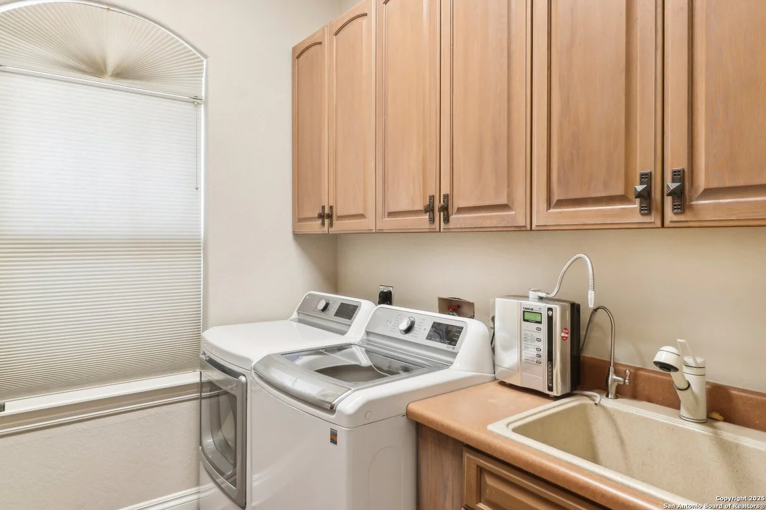 Photo of 908 La Puerta