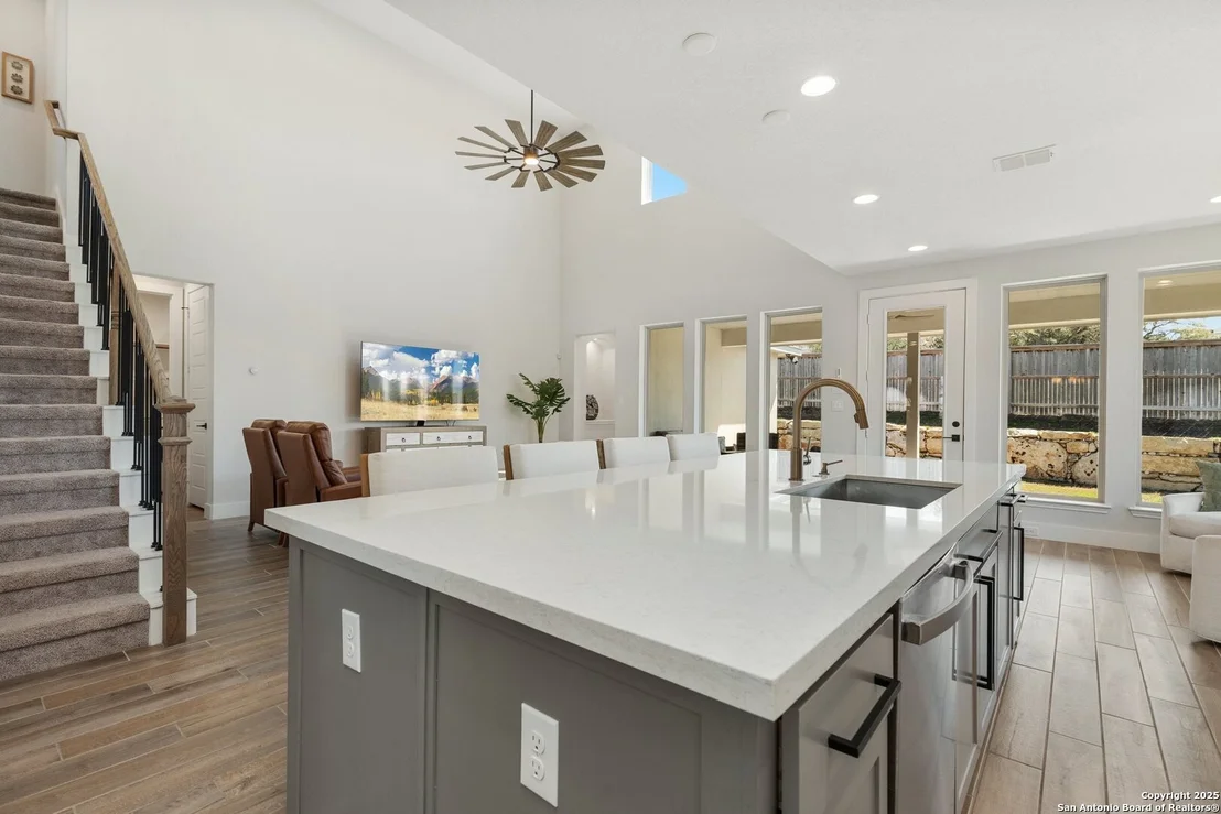 Photo of 1176 Cadogan Squire
