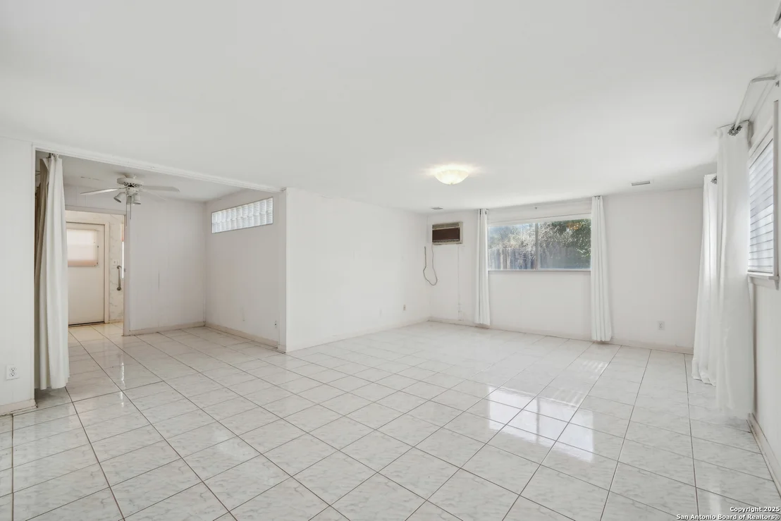 Photo of 122 Long Bow Rd.