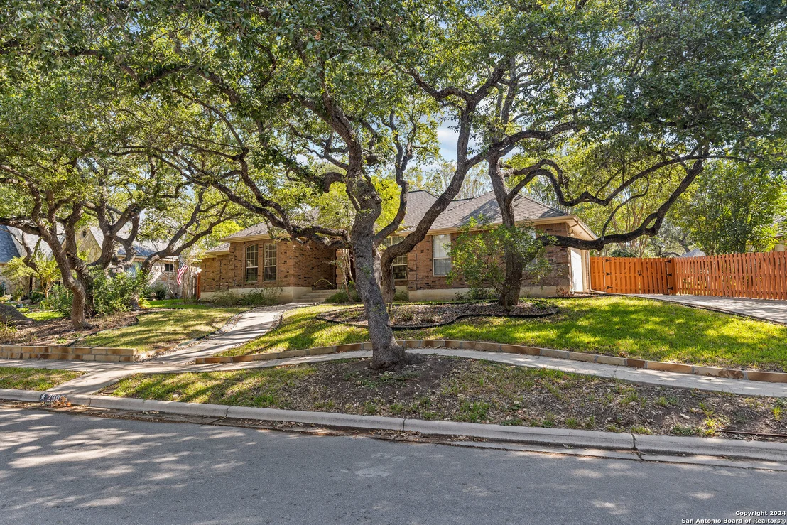 Photo of 2908 BENT TREE DR