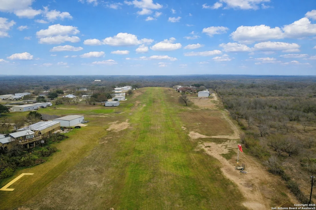 Photo of 442 Tailwind