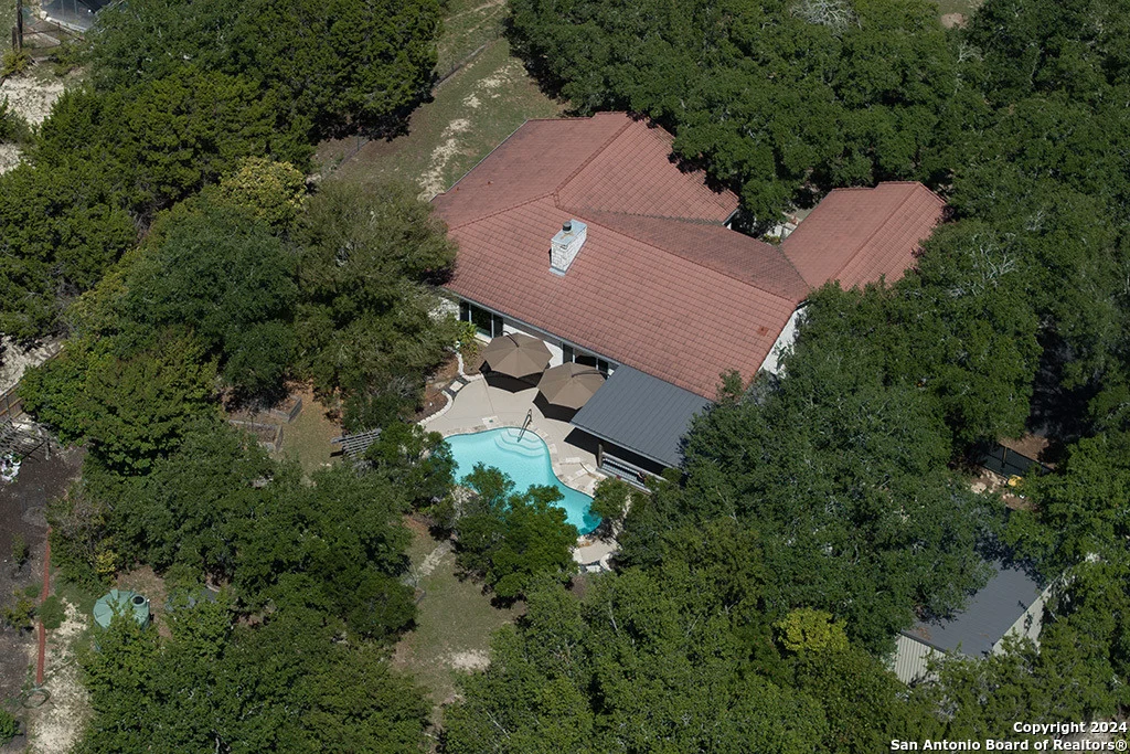 Photo of 172 LAKE FRONT DR
