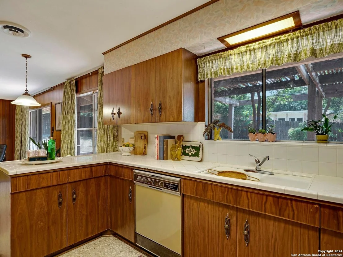 Photo of 108 LABURNUM DR