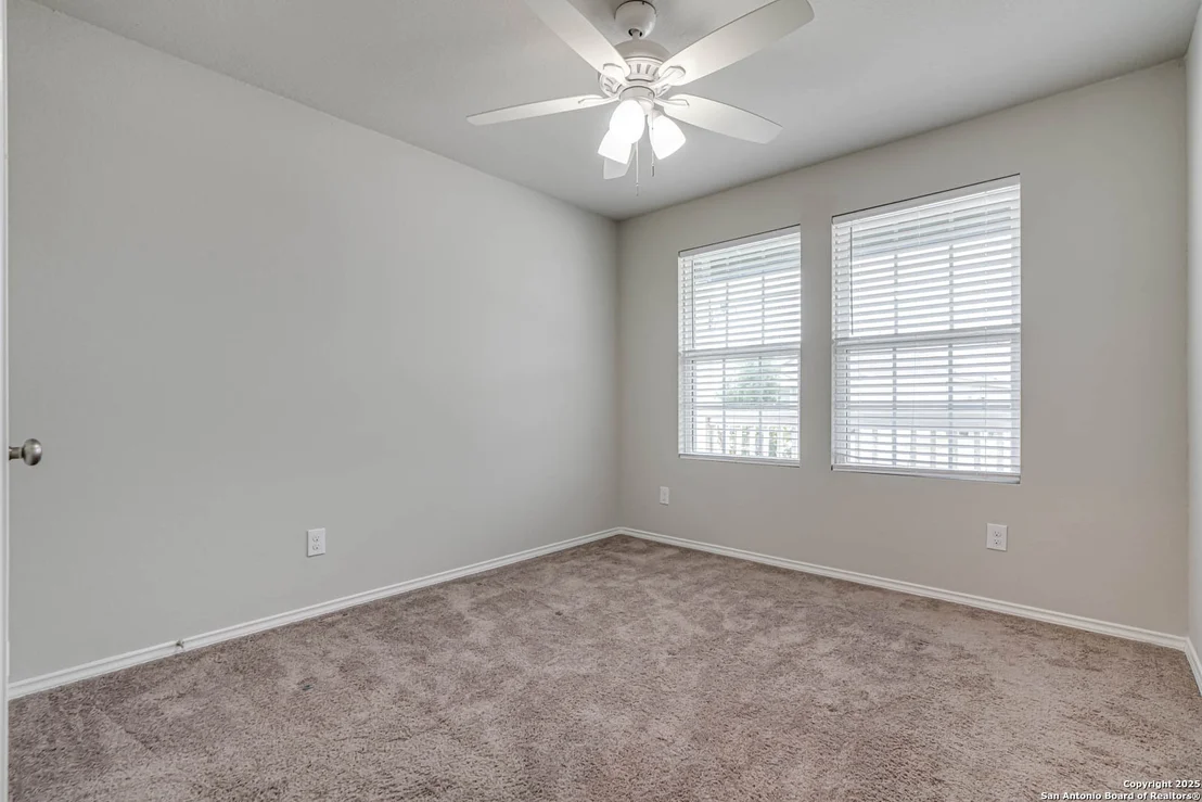 Photo of 10214 Robbins Bluff