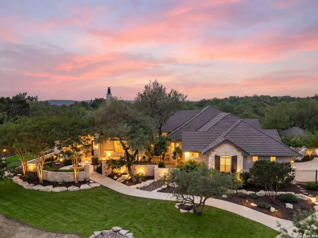 Photo of 8 Winged Foot