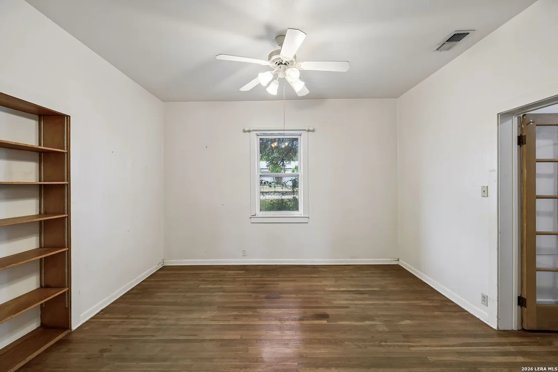 Photo of 48 Holiday Rd