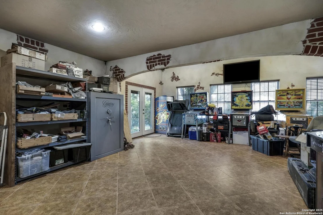 Photo of 10855 Jericho Rd