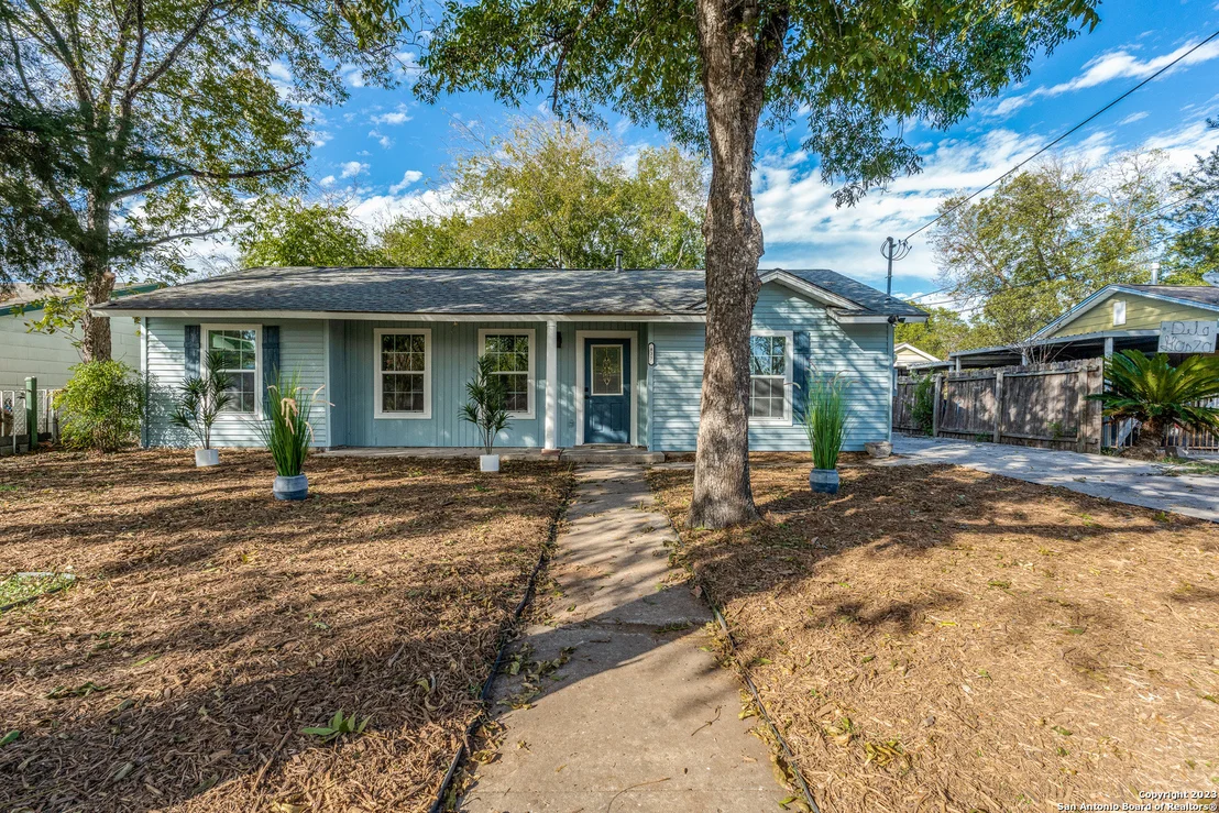 Photo of 827 WARE BLVD