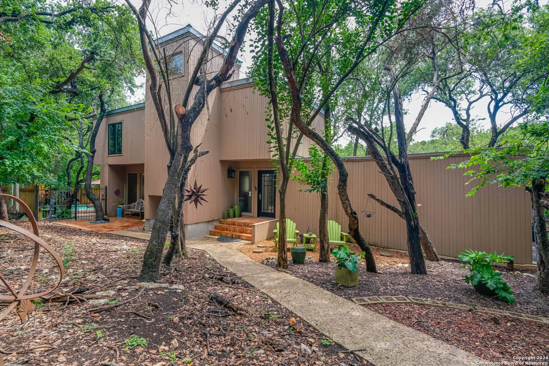Photo of 2102 COPPER HILL DR
