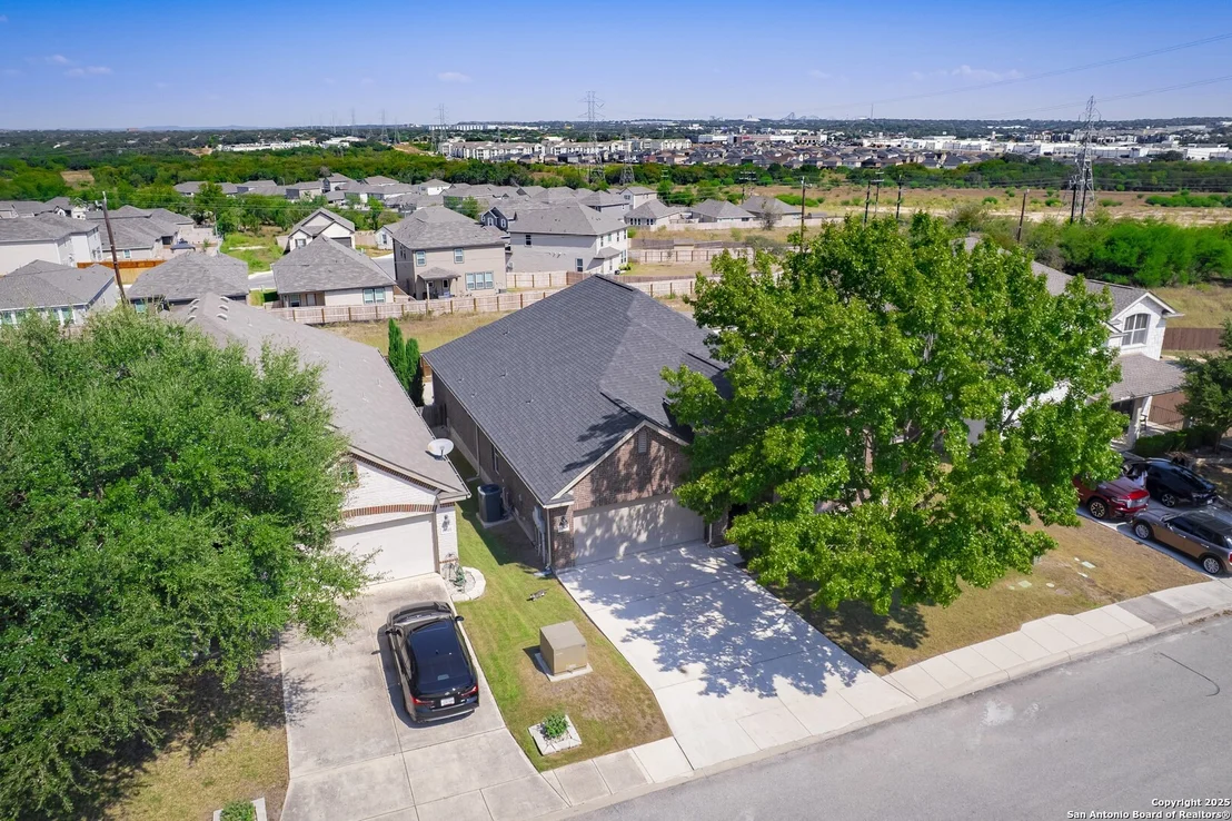 Photo of 11507 Cardinal Sky
