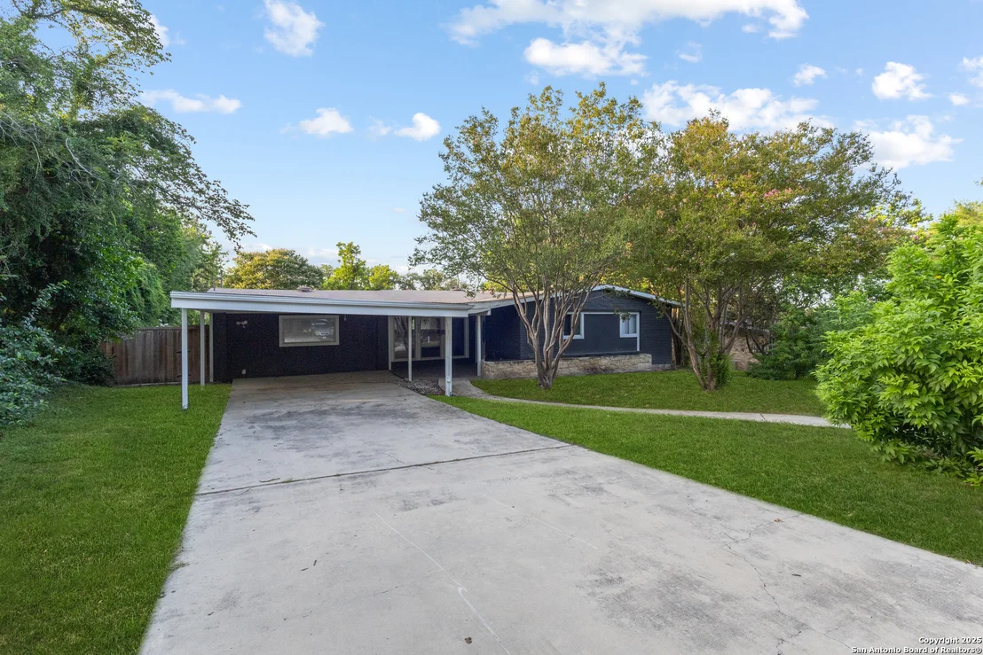 Photo of 929 Morningside