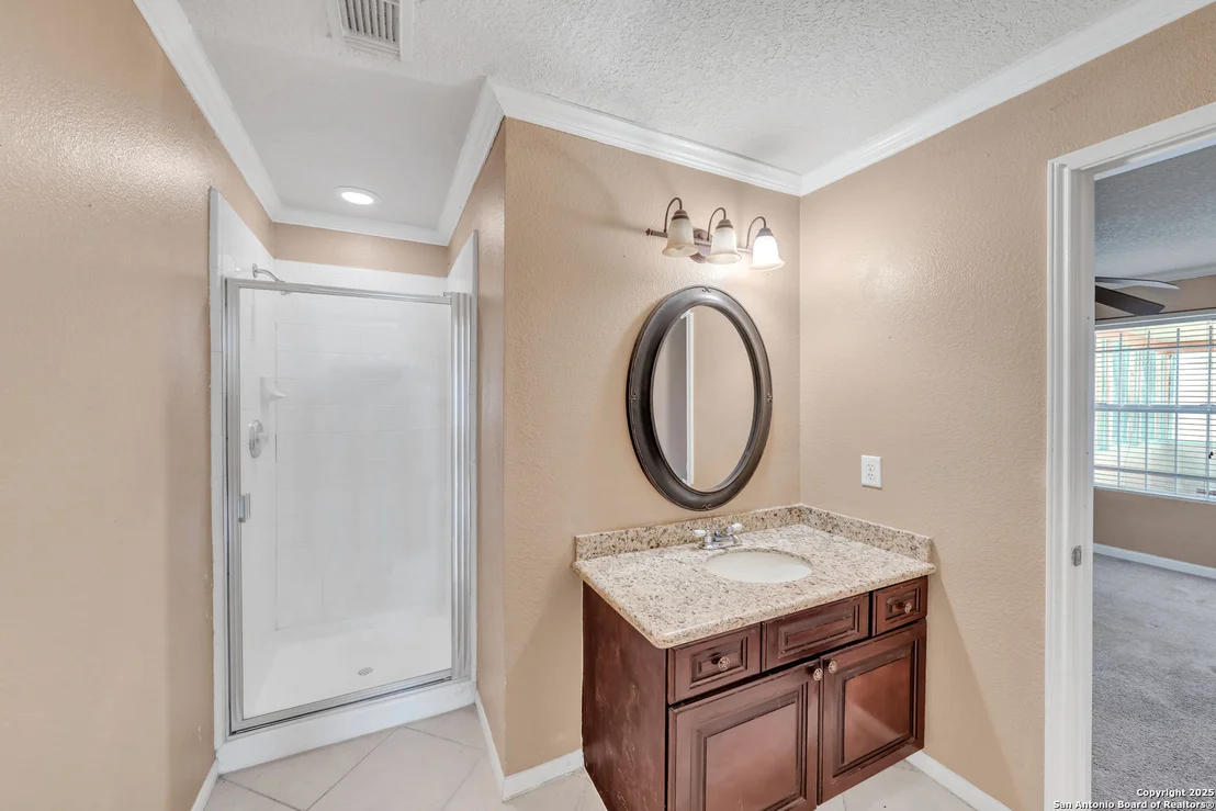 Photo of 10814 o mally