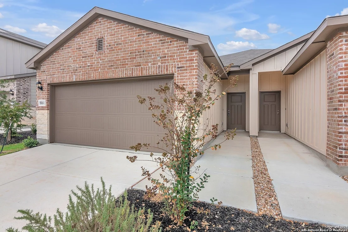 Photo of 5511 Devils Gate