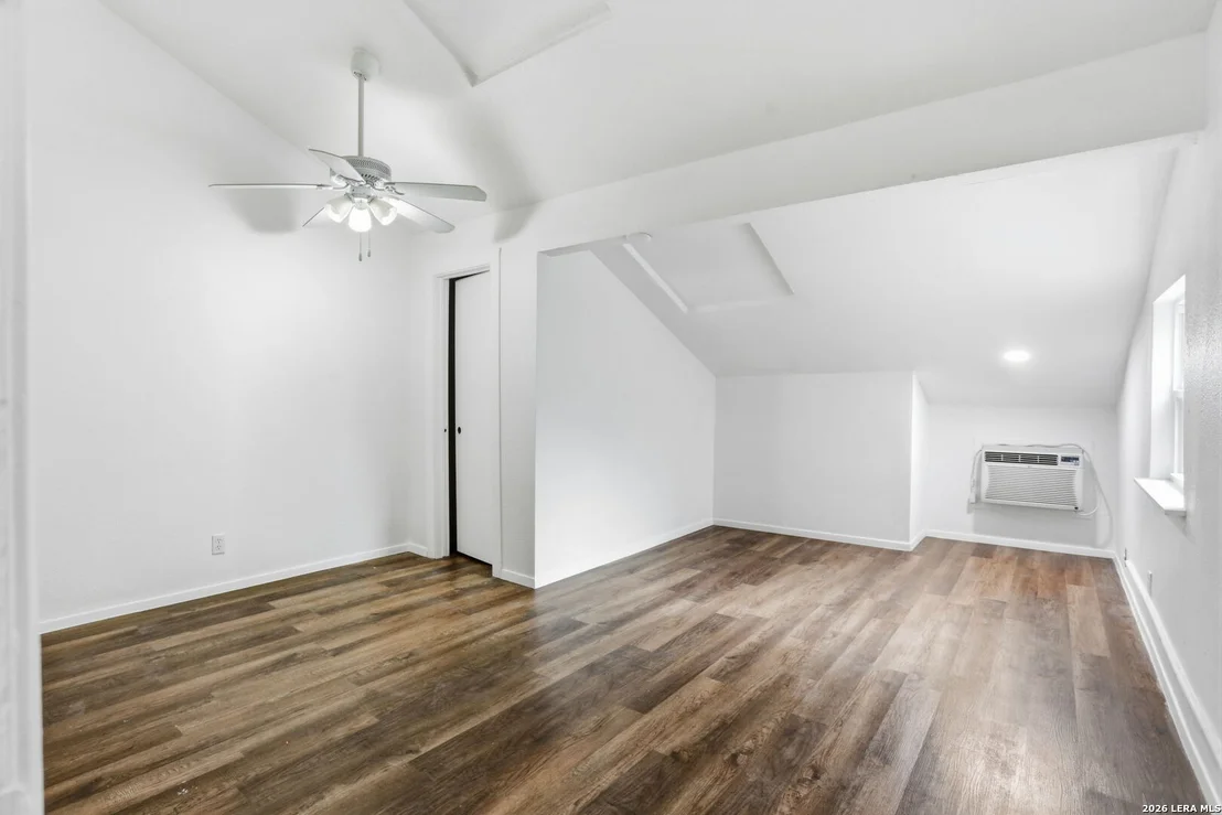 Photo of 8112 Scottshill