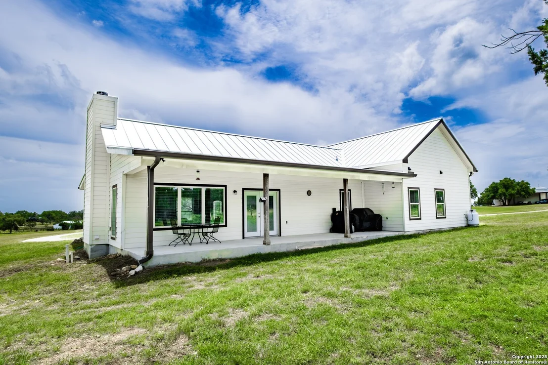 Photo of 233 N Fork