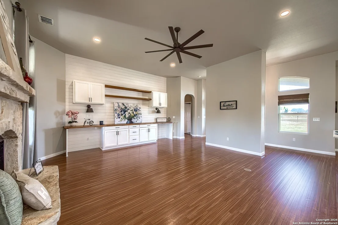 Photo of 240 Glory Lane