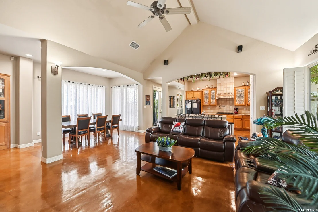 Photo of 752 Taylor Pt