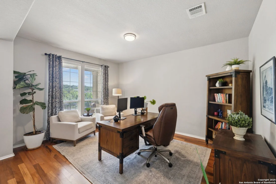 Photo of 1026 Tumbling Oaks