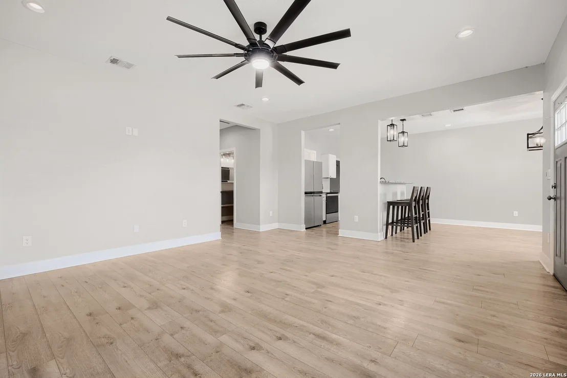 Photo of 722 GROSVENOR