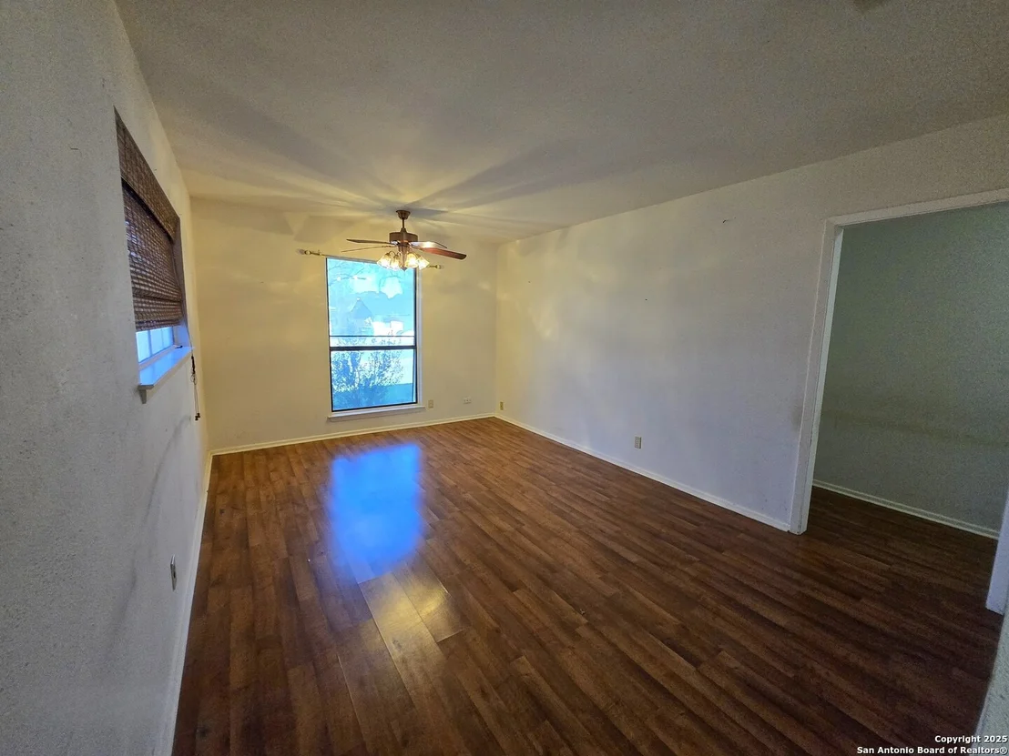Photo of 4414 First View