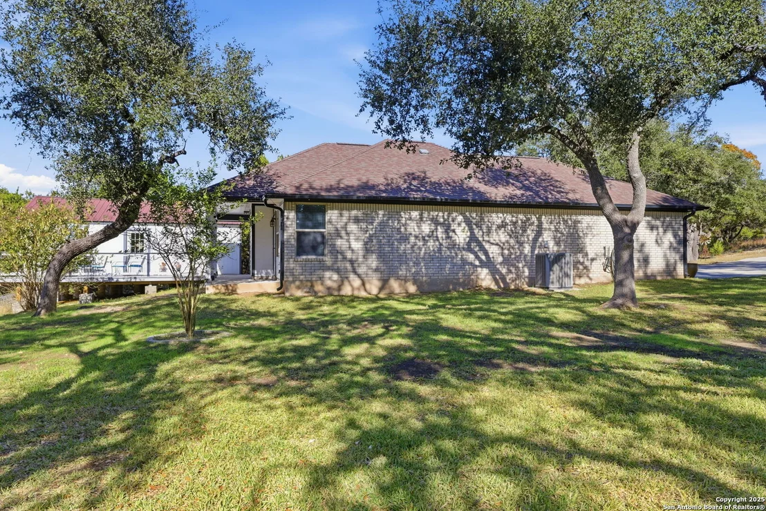 Photo of 2183 Hiline