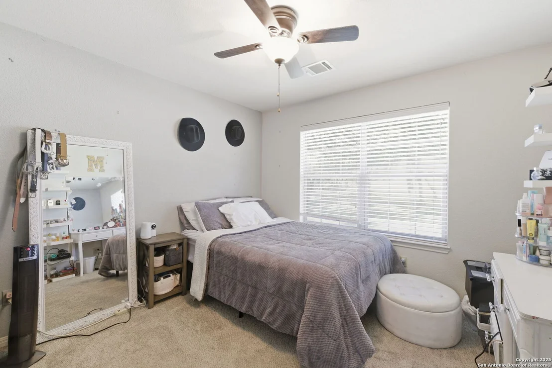 Photo of 2183 Hiline