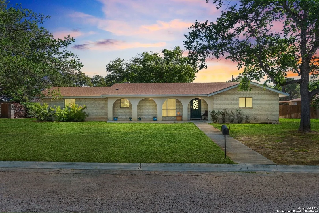 Photo of 5 DONNA DR